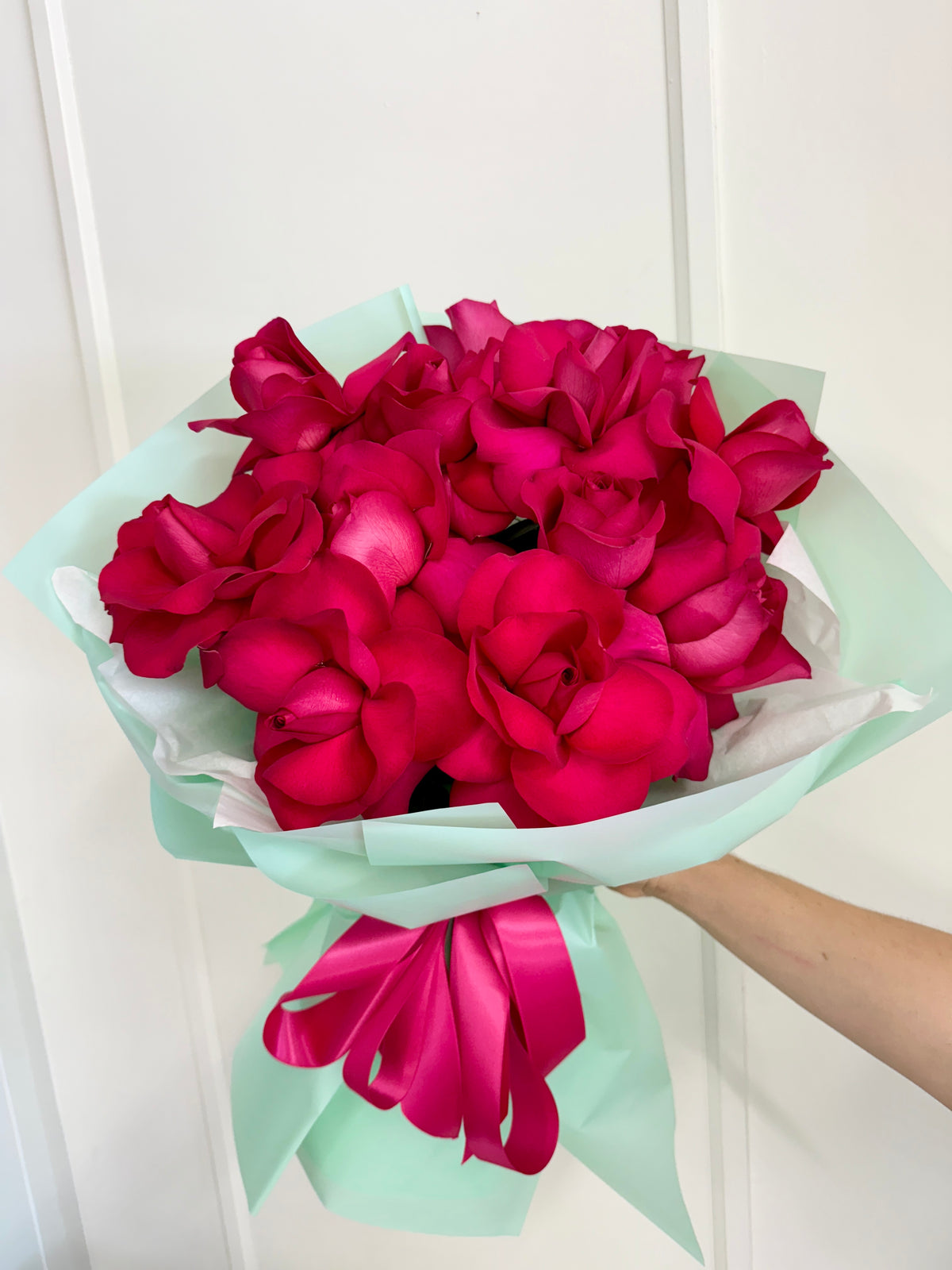 Fuchsia Vibes (12 Stems)