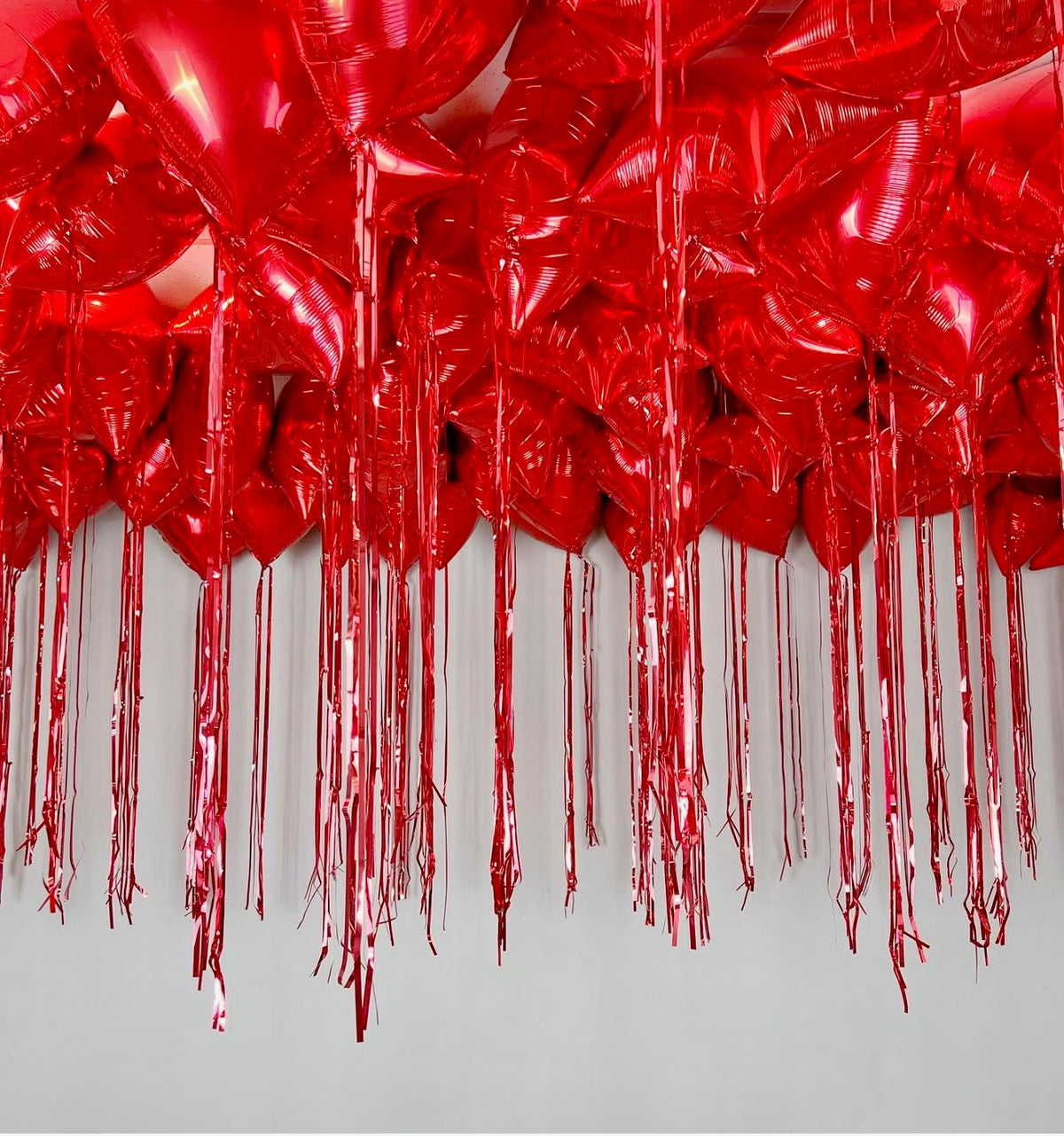 Foil red heart 18 inch - 25 ceiling balloons with tassels